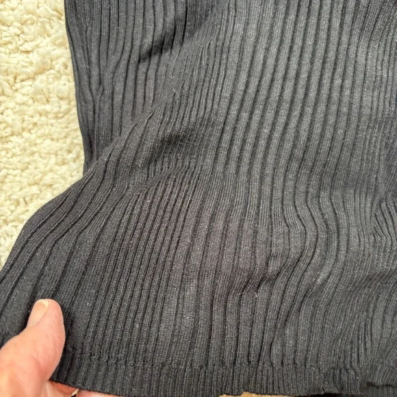 Moth Anthropologie Ribbed Turtleneck Sweater Black Button Sleeve Detail Size M - Picture 5 of 9